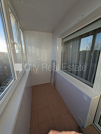 Фасадный дом, панельный дом, благоустроенная озеленённая территория, бесплатная Рига - изображение 12