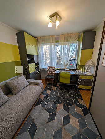 Фасадный дом, панельный дом, благоустроенная озеленённая территория, бесплатная Рига - изображение 1