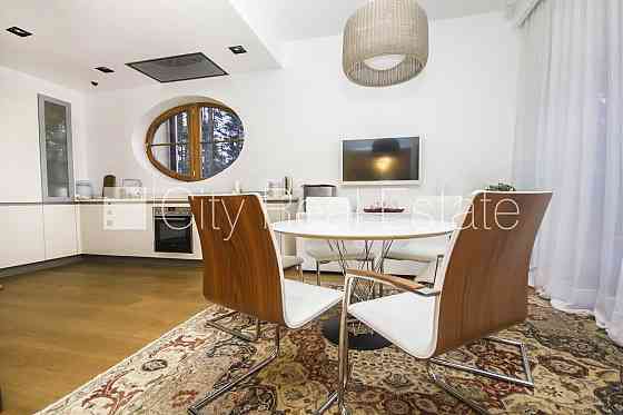 Частный дом, благоустроенный озеленённый двор, закрытый двор, балкон, терасса, Jūrmala