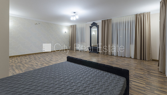 Zeme īpašumā, renovēta māja, mainīts Jumta segums, ķieģeļu mūra sienas, fasāde ar Rīga - foto 16