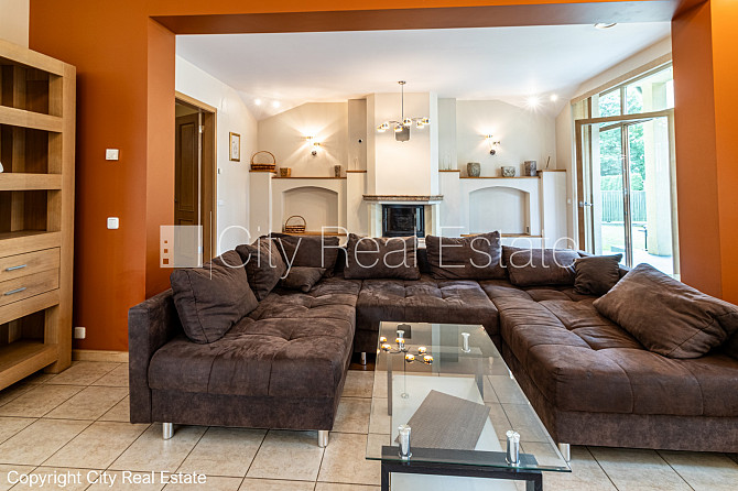 Labiekārtota apzaļumota teritorija, slēgta teritorija, garāža vienai automašīnai, divi Jūrmala - foto 6