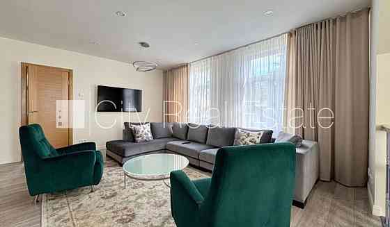 Частный дом, реновированный дом, благоустроенная озеленённая территория, Jūrmala