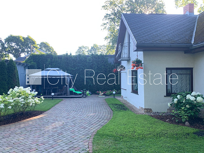 Fasādes māja, labiekārtota apzaļumota teritorija, vieta automašīnai, ir lifts, lodžija, logi Rīga - foto 20