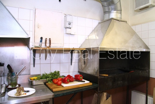 Zeme īpašumā, fasādes māja, renovēta māja, ķieģeļu mūra sienas, fasāde ar dekoratīvo Rīga - foto 11