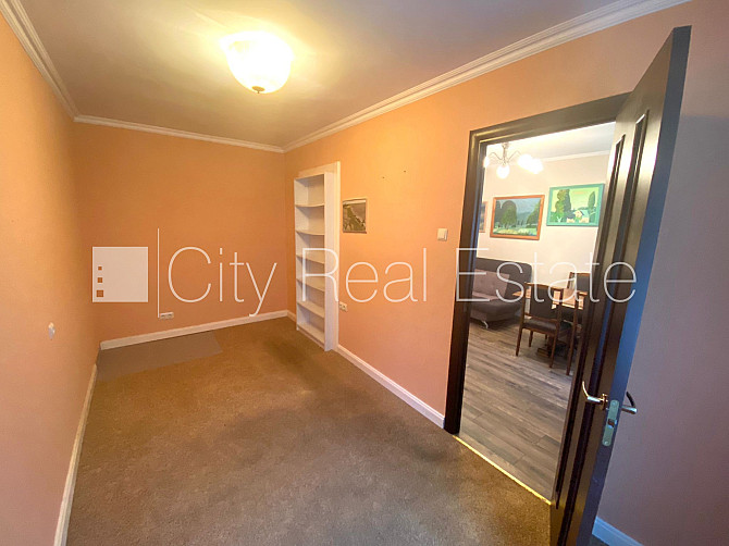 Здание во дворе, бесплатная стоянка во дворе, окна выходят во двор, одна Рига - изображение 14