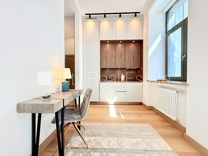 Здание во дворе, бесплатная стоянка во дворе, окна выходят во двор, одна Рига - изображение 1