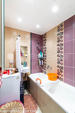 Здание во дворе, бесплатная стоянка во дворе, окна выходят во двор, одна Рига - изображение 16