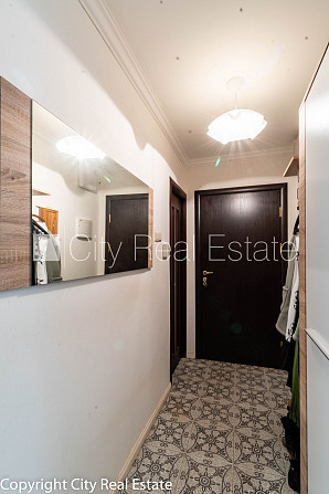 Здание во дворе, бесплатная стоянка во дворе, окна выходят во двор, одна Рига - изображение 18