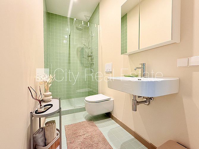 Здание во дворе, бесплатная стоянка во дворе, окна выходят во двор, одна Рига - изображение 7