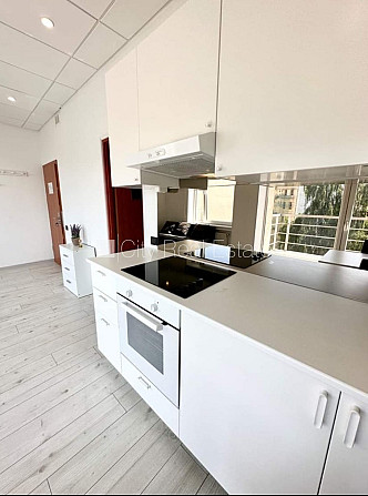 Фасадный дом, реновированный дом, вход с улицы, лифт, лестничная клетка после Рига - изображение 9