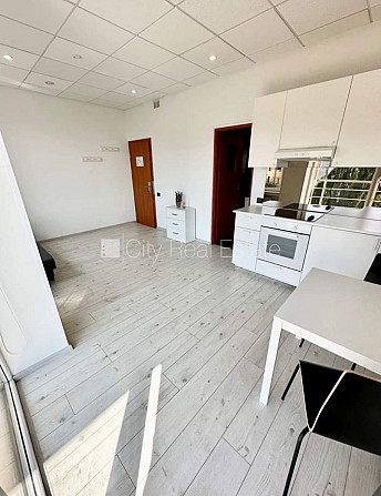 Фасадный дом, реновированный дом, вход с улицы, лифт, лестничная клетка после Рига - изображение 7