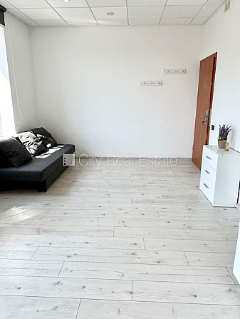 Фасадный дом, реновированный дом, вход с улицы, лифт, лестничная клетка после Рига - изображение 6