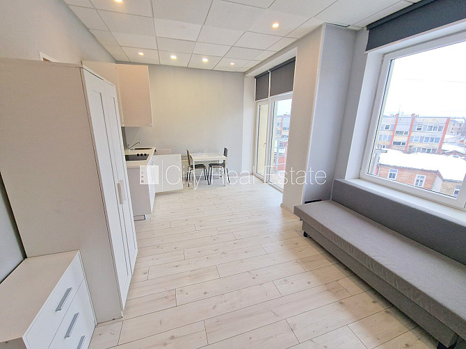 Фасадный дом, реновированный дом, вход с улицы, лифт, лестничная клетка после Рига - изображение 17