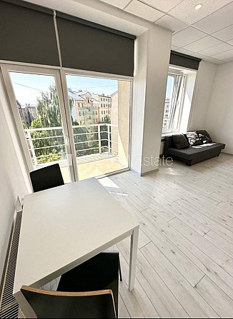 Фасадный дом, реновированный дом, вход с улицы, лифт, лестничная клетка после Рига - изображение 11