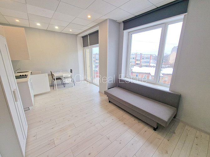 Фасадный дом, реновированный дом, вход с улицы, лифт, лестничная клетка после Рига - изображение 20