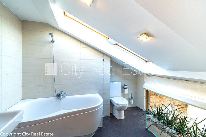 Мансарда, французский балкон, двухэтажный, центральное отопление, деревянные Рига - изображение 9