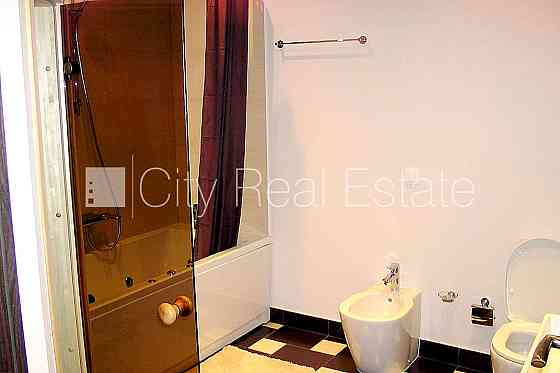 Новостройка, фасадный дом, зеленая территория, благоустроенная озеленённая Jūrmala