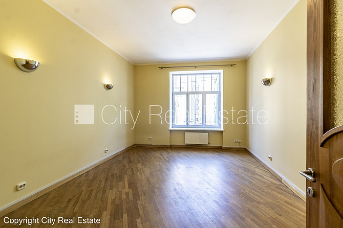 Фасадный дом, реновированный дом, благоустроенная озеленённая территория, Рига - изображение 15