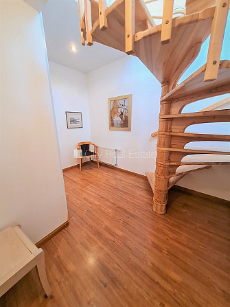 Fasādes māja, renovēta māja, ieeja no ielas, ir lifts, istabas izolētas 2 gab., studio tipa, Rīga - foto 14