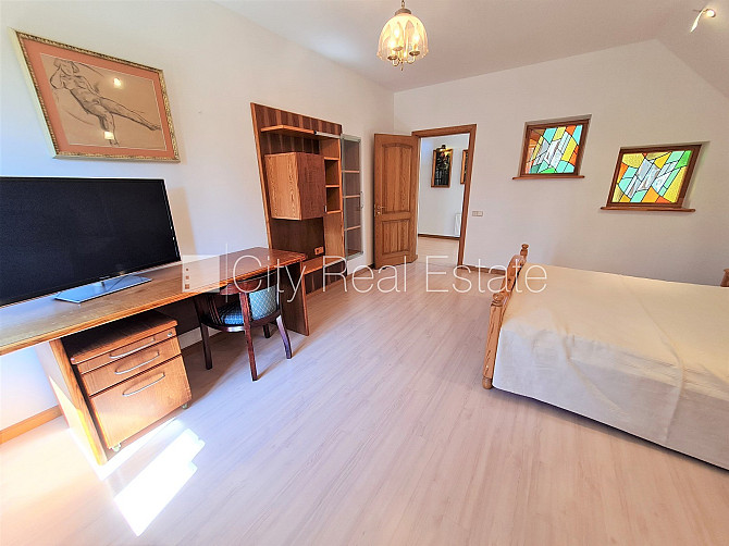 Fasādes māja, renovēta māja, ieeja no ielas, ir lifts, istabas izolētas 2 gab., studio tipa, Rīga - foto 19