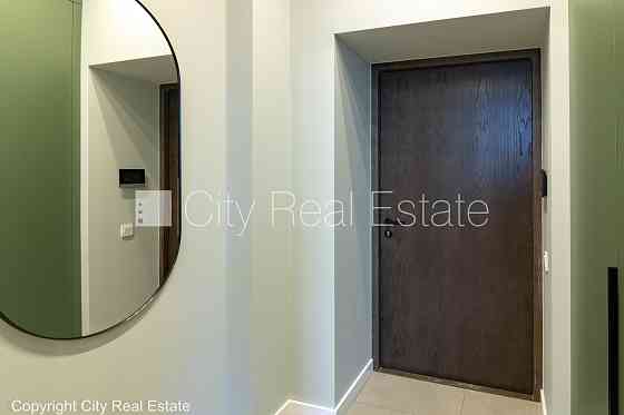 Реновированный дом, благоустроенная озеленённая территория, подъездная дорога Rīga