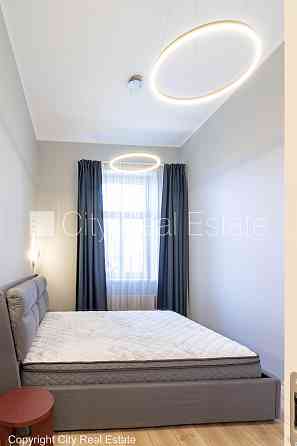 Реновированный дом, благоустроенная озеленённая территория, подъездная дорога Rīga