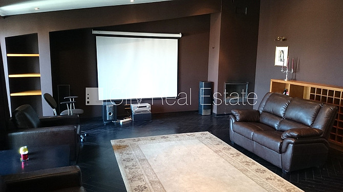 Мансарда, лифт, французский балкон, окна выходят во двор, одна изолированная Рига - изображение 2