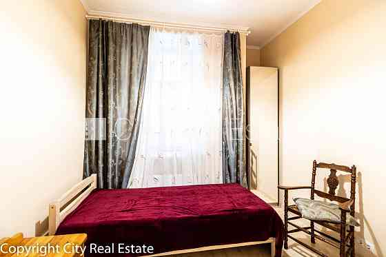 Фасадный дом, реновированный дом, благоустроенная озеленённая территория, Рига