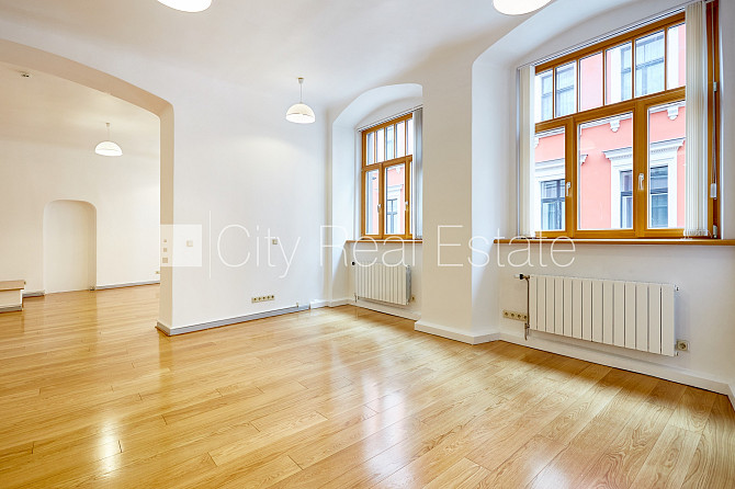 Pagalma māja, slēgts pagalms, beletāža, studio tipa, virtuve apvienota ar istabu, gāzes Rīga - foto 7