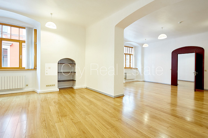 Pagalma māja, slēgts pagalms, beletāža, studio tipa, virtuve apvienota ar istabu, gāzes Rīga - foto 3