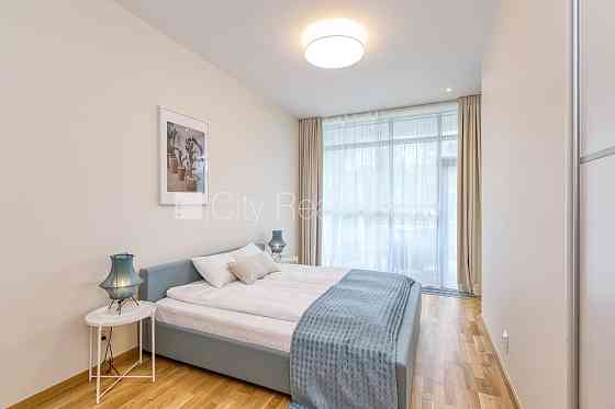 Новостройка, фасадный дом, зеленая территория, возможность аренды парковки, Jūrmala