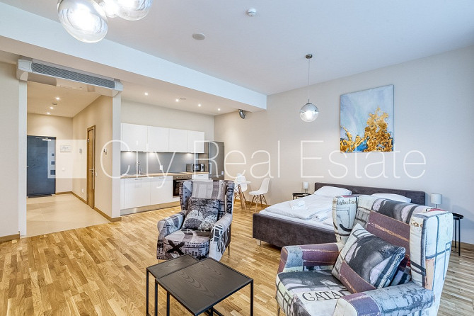 Jaunceltne, fasādes māja, zaļā teritorija, iežogota teritorija, vieta automašīnai, ieeja no Jūrmala - foto 1