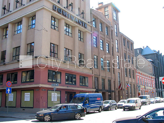 Fasādes māja, renovēta māja, ieeja no ielas, ir lifts, logi vērsti uz pagalma pusi, centrālā Rīga - foto 8