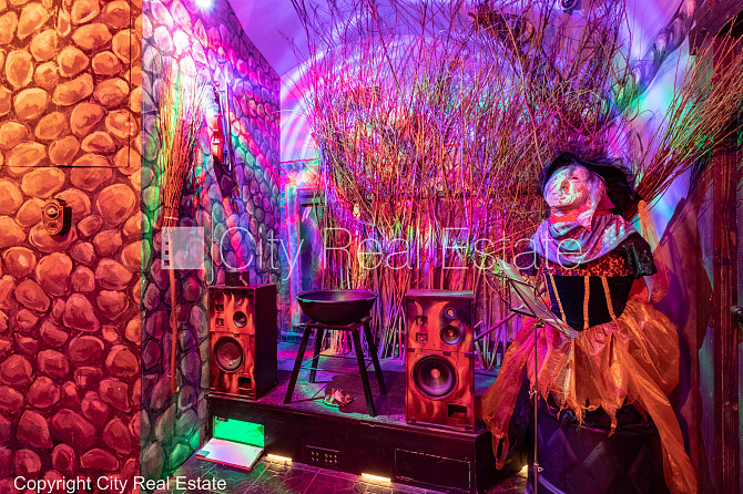 Fasādes māja, iespēja nomāt autostāvvietu, ieeja no ielas, kāpņu telpa pēc kapitālā Rīga - foto 5