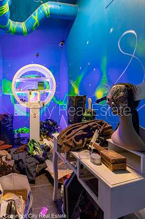 Fasādes māja, iespēja nomāt autostāvvietu, ieeja no ielas, kāpņu telpa pēc kapitālā Rīga - foto 13