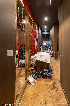 Fasādes māja, iespēja nomāt autostāvvietu, ieeja no ielas, kāpņu telpa pēc kapitālā Rīga - foto 14