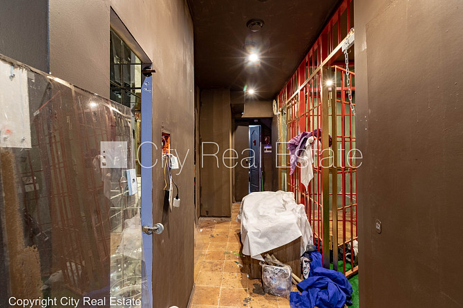 Fasādes māja, iespēja nomāt autostāvvietu, ieeja no ielas, kāpņu telpa pēc kapitālā Rīga - foto 19