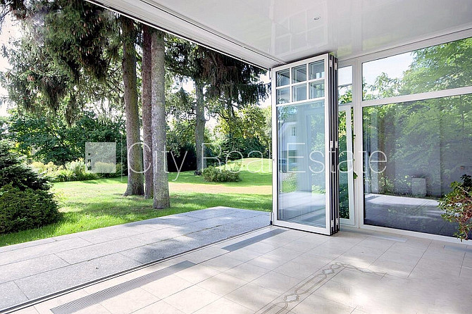 Labiekārtots apzaļumots pagalms, garāža divām automašīnām, veranda, baseins, sauna, Jūrmala - foto 16