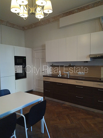 Labiekārtots apzaļumots pagalms, garāža divām automašīnām, veranda, baseins, sauna, Jūrmala - foto 6