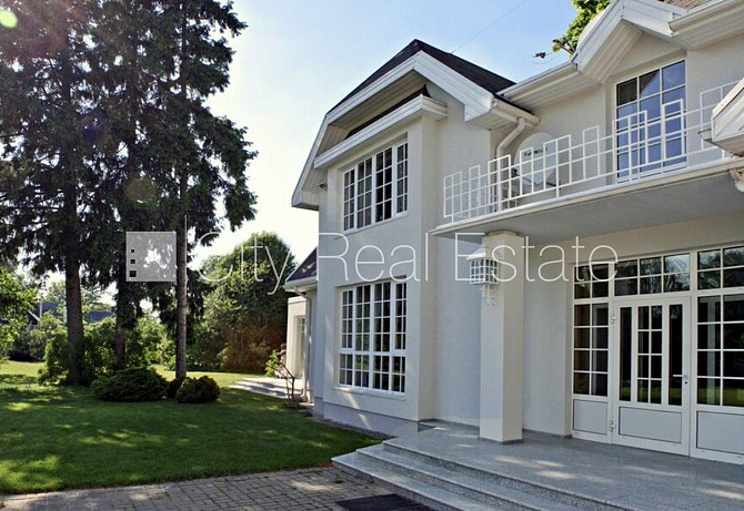 Labiekārtots apzaļumots pagalms, garāža divām automašīnām, veranda, baseins, sauna, Jūrmala - foto 14