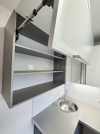 Зеленая территория, бесплатная стоянка во дворе, лестничная клетка после Рига - изображение 3