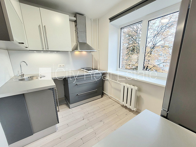 Зеленая территория, бесплатная стоянка во дворе, лестничная клетка после Рига - изображение 1