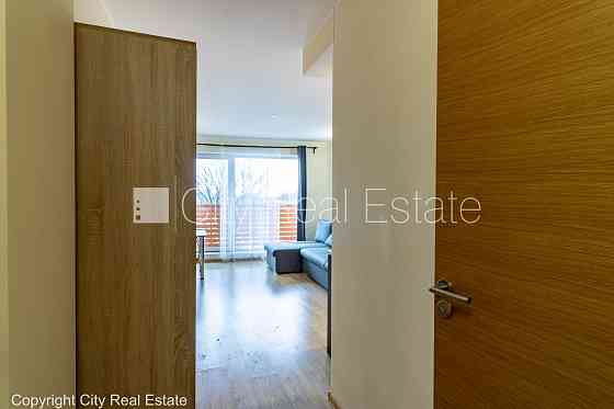 Новостройка, возможность аренды подземной парковки, лифт, балкон, студио, кухня Рига