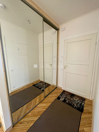 Fasādes māja, istabas izolētas 3 gab., studio tipa, virtuve apvienota ar viesistabu, augstie Rīga - foto 10