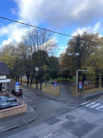 Fasādes māja, istabas izolētas 3 gab., studio tipa, virtuve apvienota ar viesistabu, augstie Rīga - foto 13