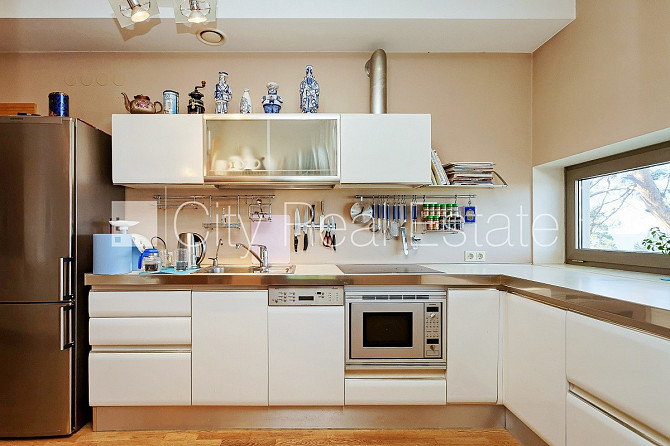 Labiekārtots apzaļumots pagalms, pazemes autostāvvieta, pagalmā bērnu spēļu laukums, divas Jūrmala - foto 5