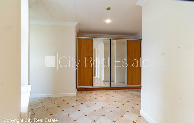 Фасадный дом, реновированный дом, место для машины, охраняемая автостоянка, Рига - изображение 20