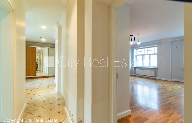 Фасадный дом, реновированный дом, место для машины, охраняемая автостоянка, Рига - изображение 13