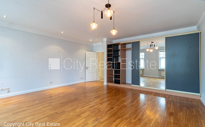 Фасадный дом, реновированный дом, место для машины, охраняемая автостоянка, Рига - изображение 15