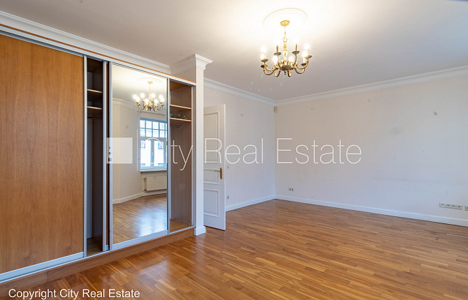 Фасадный дом, реновированный дом, место для машины, охраняемая автостоянка, Рига - изображение 9